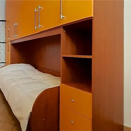 Apartment Riva Gabella 5 *
